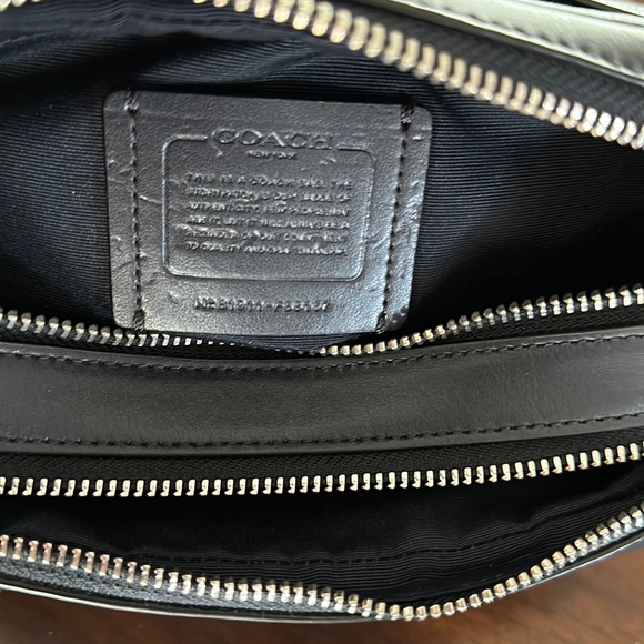 LIKE NEW COACH • Jes Crossbody in Signature Canvas - Picture 9 of 12